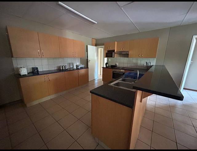 8 BEDROOM PROPERTY TO RENT IN HATFIELD